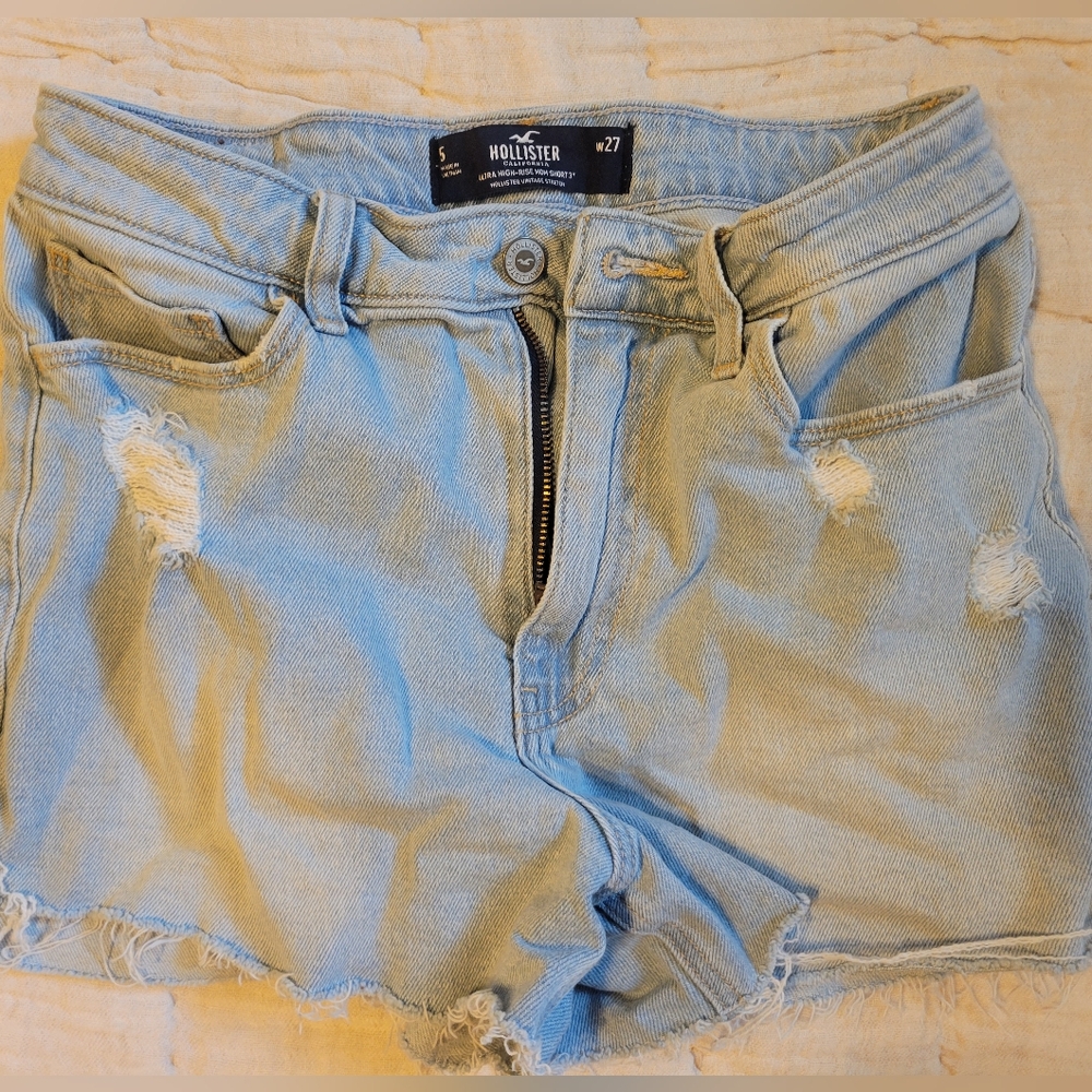 NWOT Hollister Denim Shorts Size 27